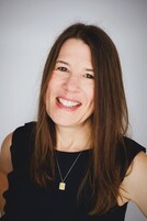 Betsy Schmidt Headshot 2024